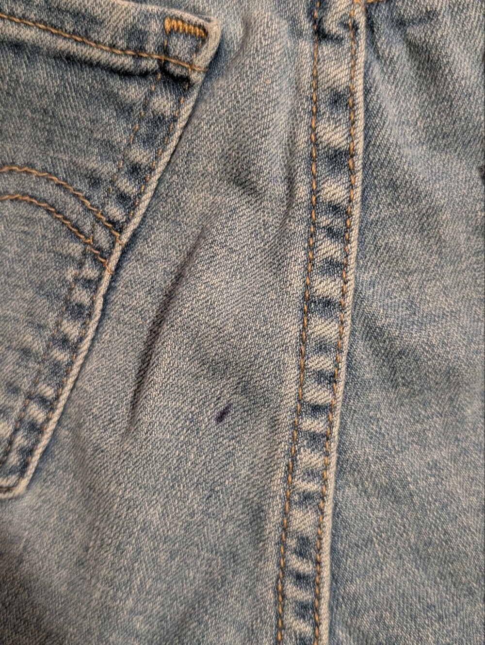 Levis - Picture 5 of 5